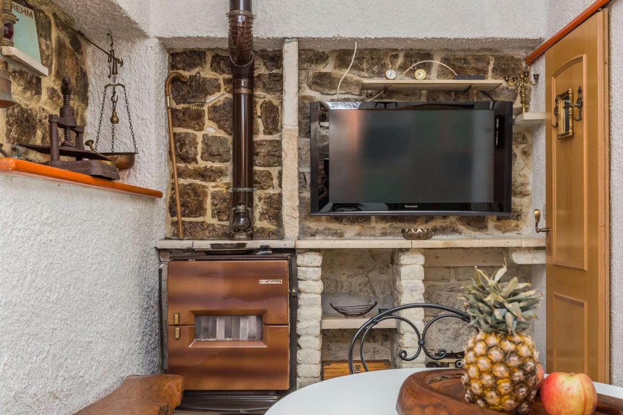 Mini Stone House Villa Omiš Buitenkant foto